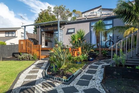 Photo of property in 127 Oaktree Avenue, Browns Bay, Auckland, 0630
