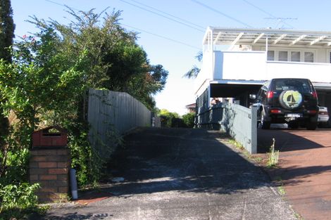Photo of property in 2/4 Fairlea Road, Te Atatu South, Auckland, 0610