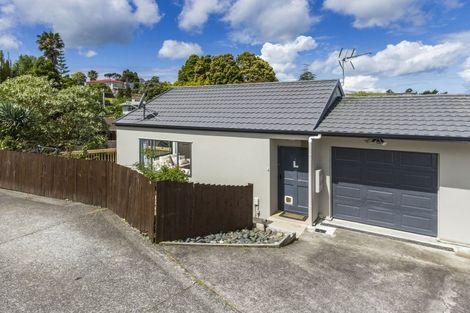 Photo of property in 9l View Road, Glenfield, Auckland, 0627