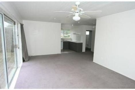 Photo of property in 1/14 Cezanne Place, New Lynn, Auckland, 0600