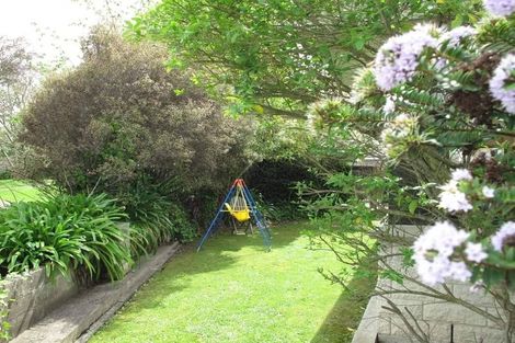 Photo of property in 15 Woburn Place, Takaro, Palmerston North, 4412