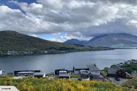 Photo of property in 4 Luckie Lane, Queenstown Hill, Queenstown, 9300