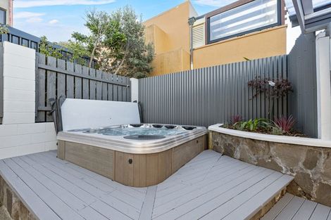 Photo of property in 19 Marine Parade, North New Brighton, Christchurch, 8083