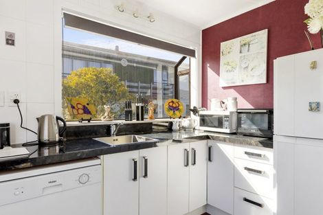 Photo of property in 2/25 Golders Place, Richmond Heights, Taupo, 3330