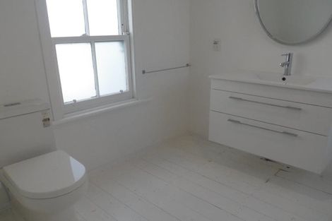 Photo of property in 5 Upland Road, Kelburn, Wellington, 6012