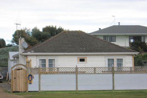 Photo of property in 40 Union Street, Foxton, 4814