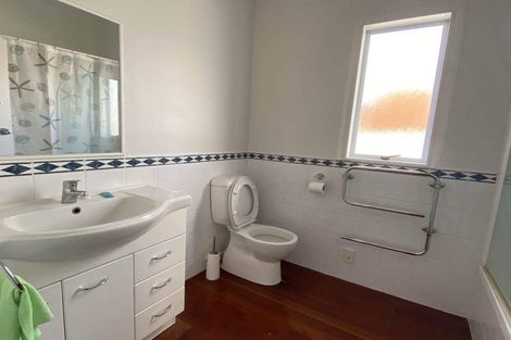 Photo of property in 218 Hillcrest Road, Hillcrest, Hamilton, 3216