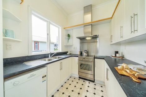 Photo of property in 43 Cuba Street, Petone, Lower Hutt, 5012