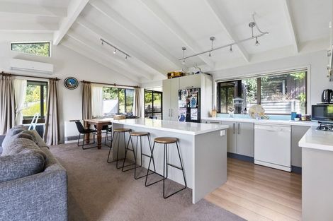 Photo of property in 6 Winstone Place, Highlands Park, New Plymouth, 4312