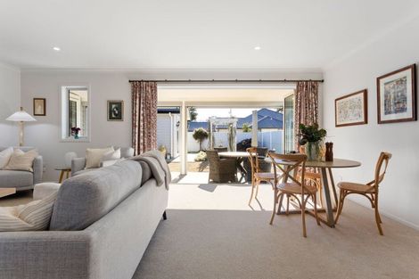 Photo of property in 22 Ruge Court, Cambridge, 3434