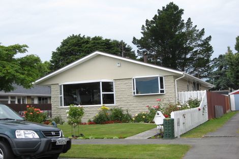 Photo of property in 26 Waratah Street, Avondale, Christchurch, 8061