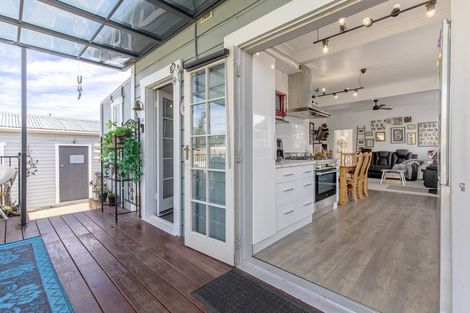 Photo of property in 13 Waverley Street, Waipawa, 4210