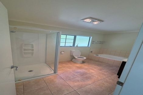 Photo of property in 36b Tamworth Crescent, Newlands, Wellington, 6037