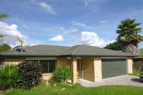 Photo of property in 4 Belleek Close, Weymouth, Auckland, 2103