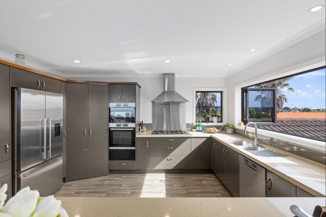 Photo of property in 28 Island View Drive, Gulf Harbour, Whangaparaoa, 0930