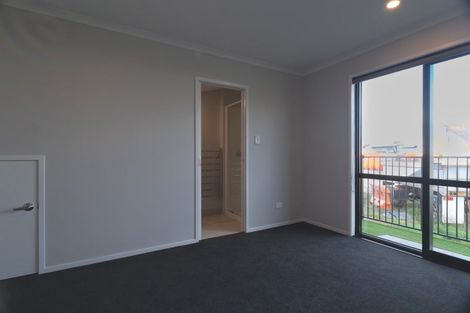 Photo of property in 2 Kawapani Lane, Kumeu, 0810