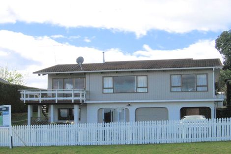 Photo of property in 10 Titoki Avenue, Waipahihi, Taupo, 3330