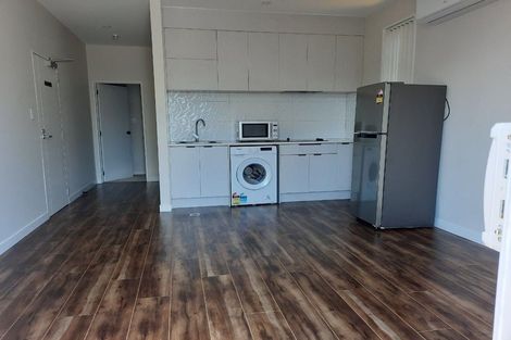 Photo of property in 8 Skua Road, Hobsonville, Auckland, 0616