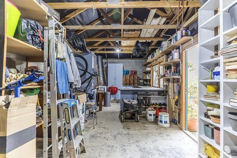 Photo of property in 156 Nevay Road, Karaka Bays, Wellington, 6022