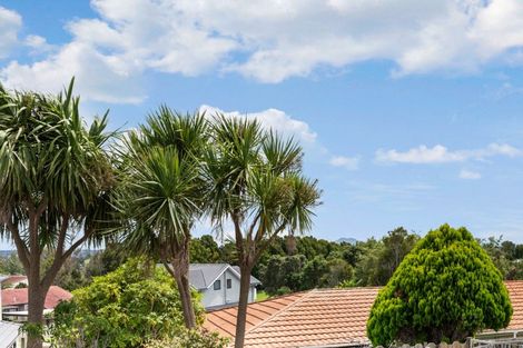 Photo of property in 9a Bradbury Road, Botany Downs, Auckland, 2010