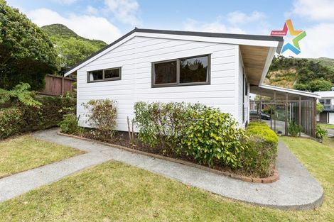 Photo of property in 87 Allington Road, Karori, Wellington, 6012