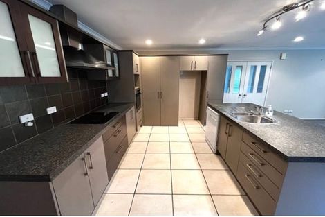 Photo of property in 4 Mordane Place, Flat Bush, Auckland, 2016