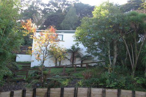 Photo of property in 19 Laingholm Drive, Laingholm, Auckland, 0604