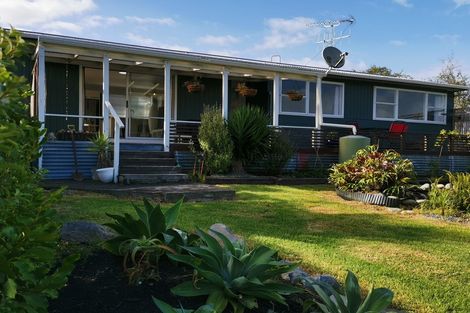 Photo of property in 9 Whaka Street, Maungaturoto, 0520