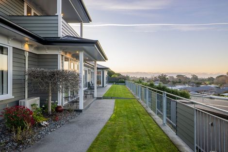 Photo of property in 6 Rushden Rise, Westmorland, Christchurch, 8025