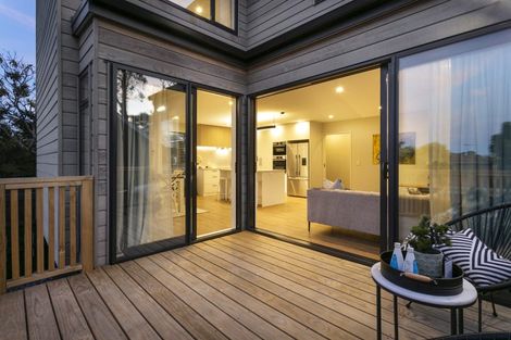 Photo of property in 53a Red Beach Road, Red Beach, 0932