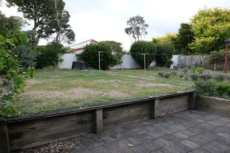 Photo of property in 11 Walton Avenue, Waikanae, 5036