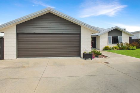 Photo of property in 10 Godwit Court, Foxton Beach, Foxton, 4815