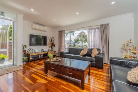 Photo of property in 45a Butley Drive, Farm Cove, Auckland, 2012