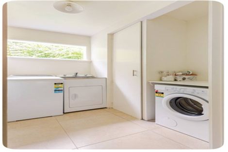 Photo of property in 5 Whiorau Grove, Lowry Bay, Lower Hutt, 5013