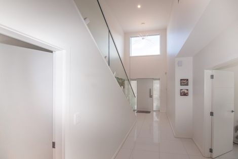 Photo of property in 5 Farnworth Terrace, Churton Park, Wellington, 6037