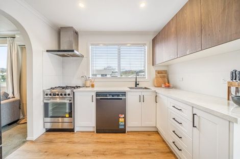Photo of property in 1/3 Omaha Grove, Totara Park, Upper Hutt, 5018