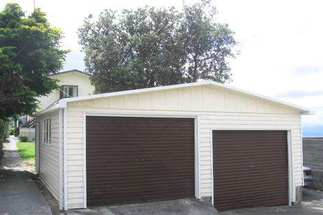 Photo of property in 34 Dorking Road, Brooklyn, Wellington, 6021