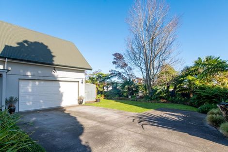 Photo of property in 1 Stonebridge Park Drive, Holdens Bay, Rotorua, 3010