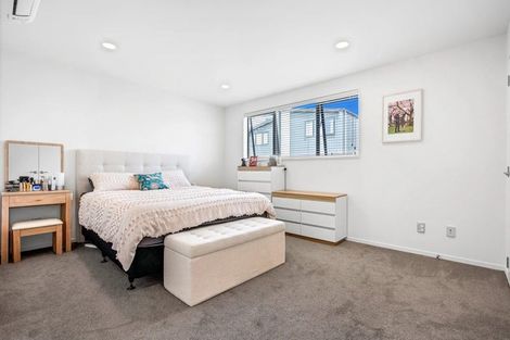 Photo of property in 5b Frontier Lane, Flat Bush, Auckland, 2019