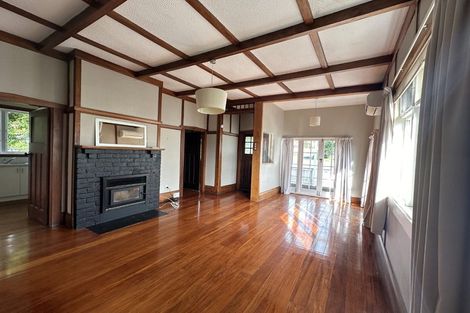 Photo of property in 33 Roland Road, Greenhithe, Auckland, 0632