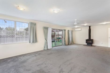 Photo of property in 37 Puriri Crescent, Edgecumbe, 3120