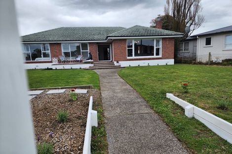 Photo of property in 58 Yeovil Road, Te Atatu Peninsula, Auckland, 0610