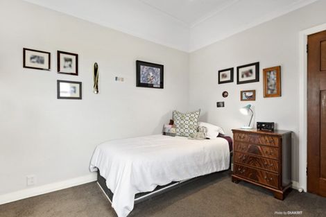 Photo of property in 10 Plunket Street, Kelburn, Wellington, 6012