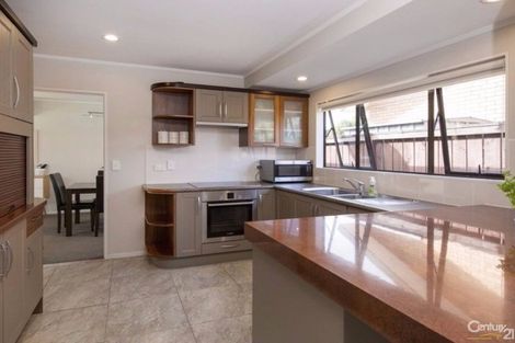 Photo of property in 14 Mirabell Place, Golflands, Auckland, 2013