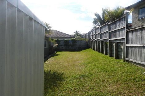 Photo of property in 25 Arlose Place, Westgate, Auckland, 0614