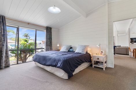 Photo of property in 1 Holland Close, Pauanui, Hikuai, 3579