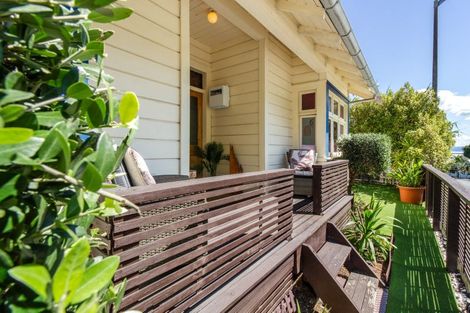 Photo of property in 124 Shakespeare Road, Bluff Hill, Napier, 4110