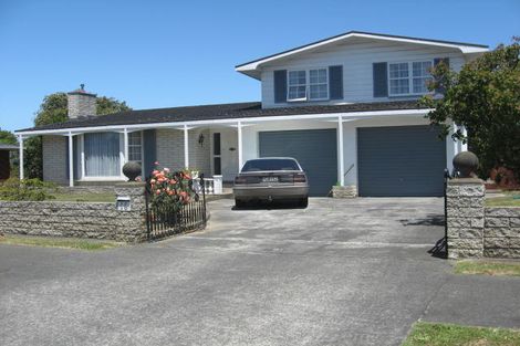 Photo of property in 16 Westwind Place, Feilding, 4702