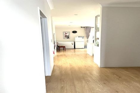 Photo of property in 73 Rosewell Crescent, Flat Bush, Auckland, 2019