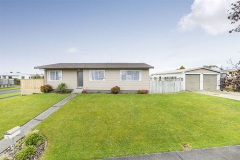 Photo of property in 61 Hillcrest Drive, Kelvin Grove, Palmerston North, 4414